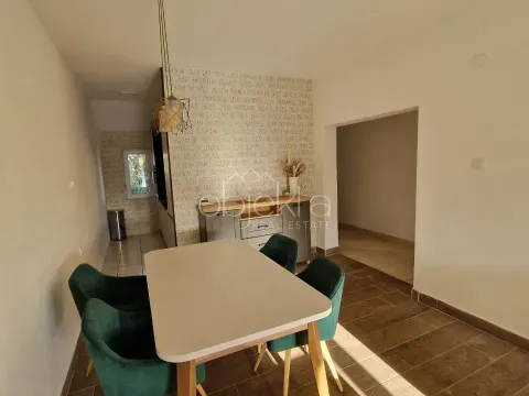 Izdavanje, stan, 80m², Tivat, Crna Gora - image 3