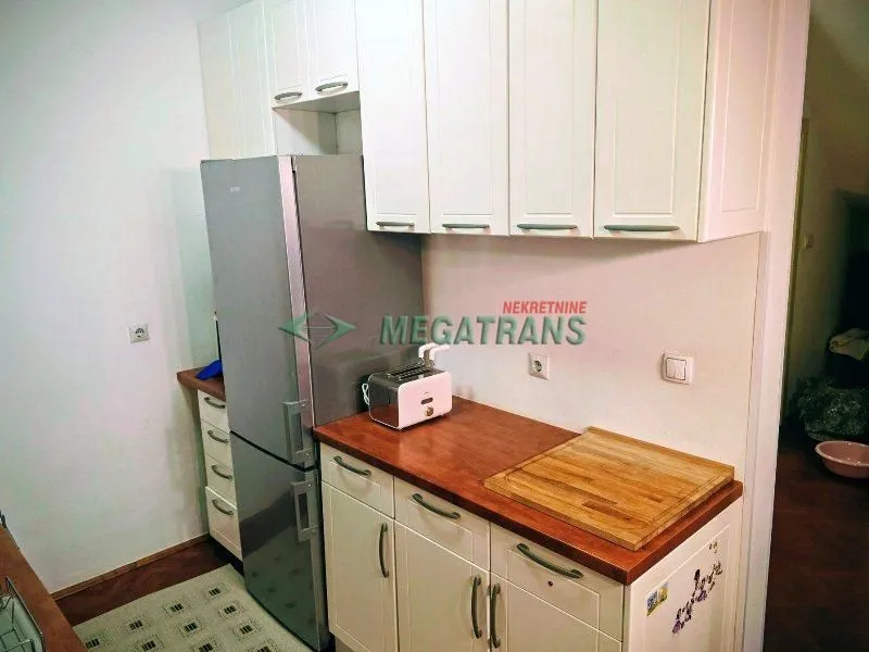 Izdavanje, trosoban stan, 80m², Adamovićevo Naselje, Novi Sad Sve Podlokacije
