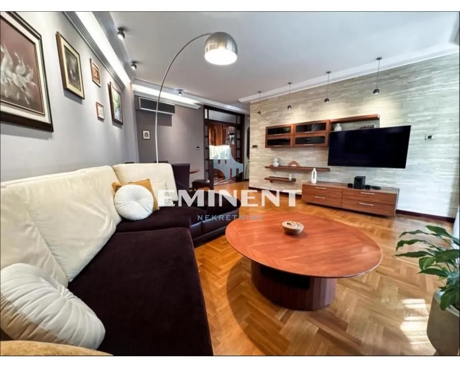 Izdavanje, dvosoban stan, 73m², Novi Beograd Blok 22, Novi Beograd Sve Podlokacije