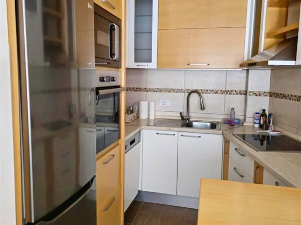 Izdavanje, trosoban stan, 82m², Dedinje Sve Podlokacije, Beograd