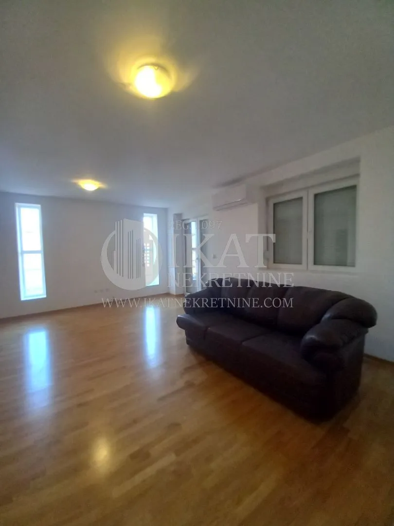 Sale, house, 397m², Petlovo Brdo, Beograd