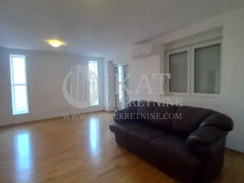 Prodaja, kuća, 397m², Petlovo Brdo, Beograd - image 10