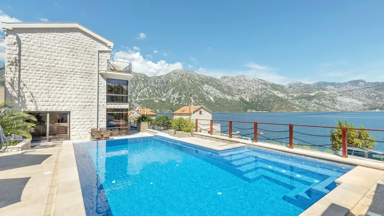 Izdavanje, kuća, 300m², Kostanjica, Kotor