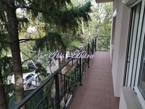 Izdavanje, četvorosoban stan, 154m², Savski Venac, Beograd - image 2