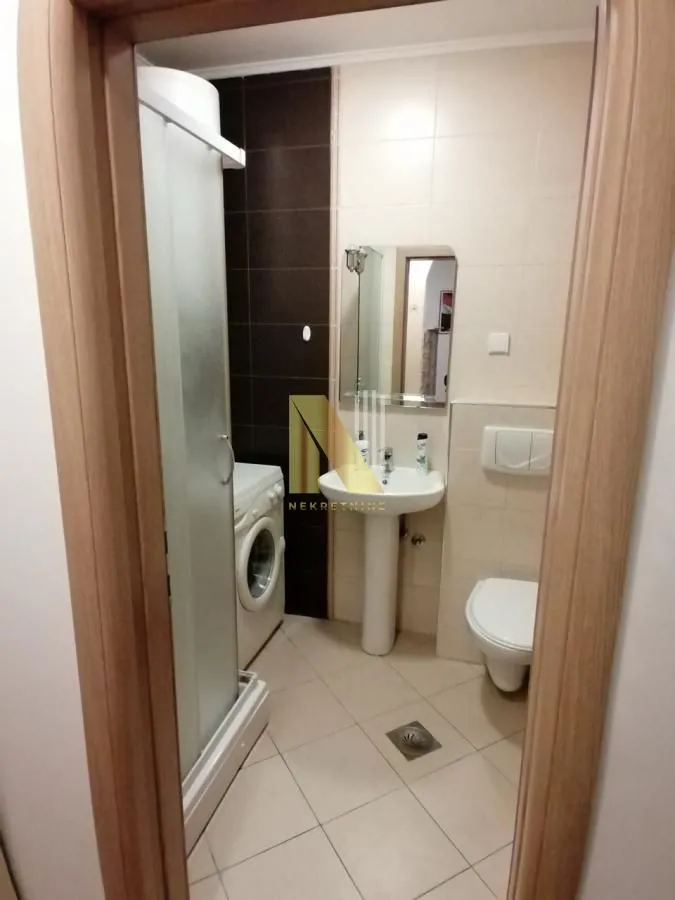Rent, studio apartment, 28m², Bulevar Oslobodjenja, Novi Sad Sve Podlokacije