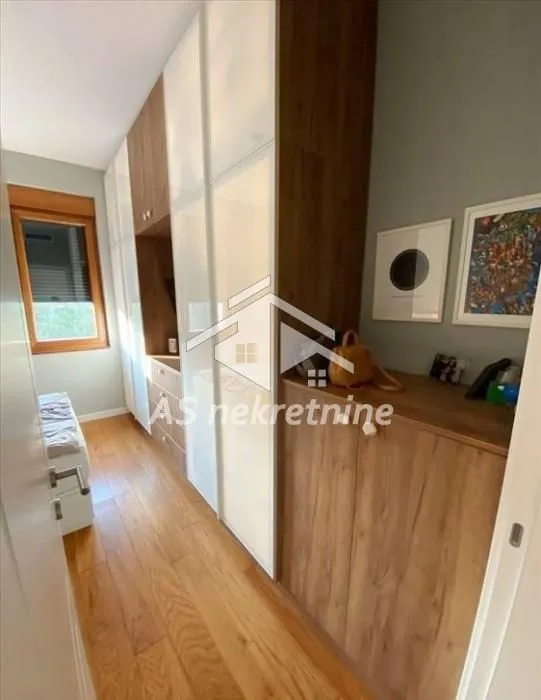 Izdavanje, dvosoban stan, 41m², Savski Venac, Beograd