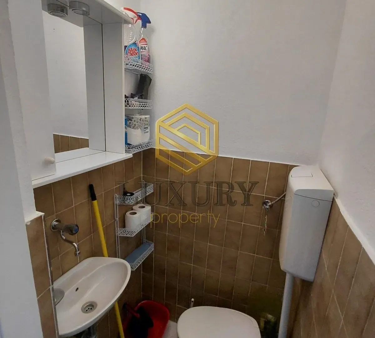 Rent, office space, 20m², Blok 5, Podgorica