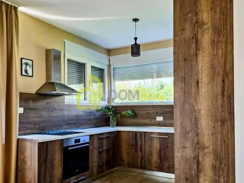 Izdavanje, kuća, 194m², Tološi, Podgorica - image 21