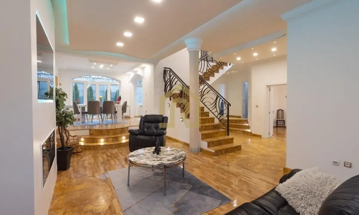 Rent, office space, 418m², Jajinci, Voždovac Sve Podlokacije