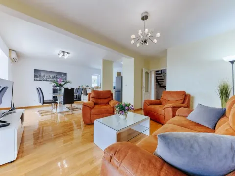 Sale, three bedroom apartment, 139m², Sveti Stefan, Budva - image 7