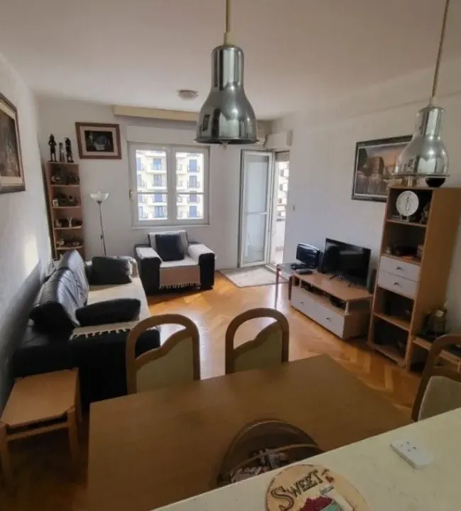 Izdavanje, jednosoban stan, 45m², Ljubović, Podgorica
