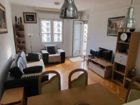 Izdavanje, jednosoban stan, 45m², Ljubović, Podgorica