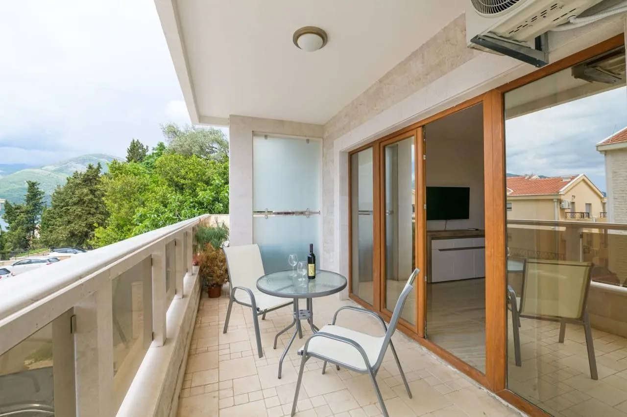 Prodaja, stan, 52m², Donja Lastva, Tivat