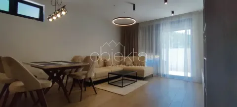 Izdavanje, stan, 83m², Tivat, Crna Gora - image 2