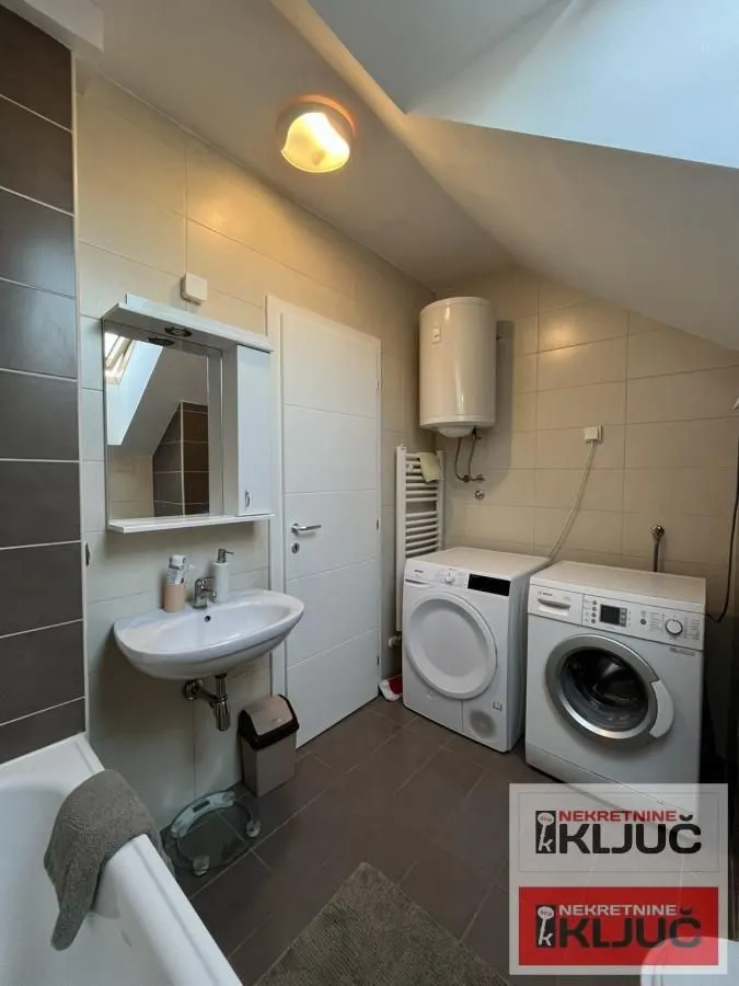 Prodaja, četvorosoban stan, 77m², Bulevar patrijarha Pavla, Novi Sad Sve Podlokacije