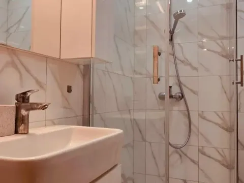 Izdavanje, jednosoban stan, 75m², Tivat, Crna Gora - image 7