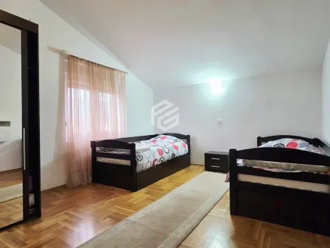 Rent, two bedroom apartment, 115m², Tološi, Podgorica - image 10