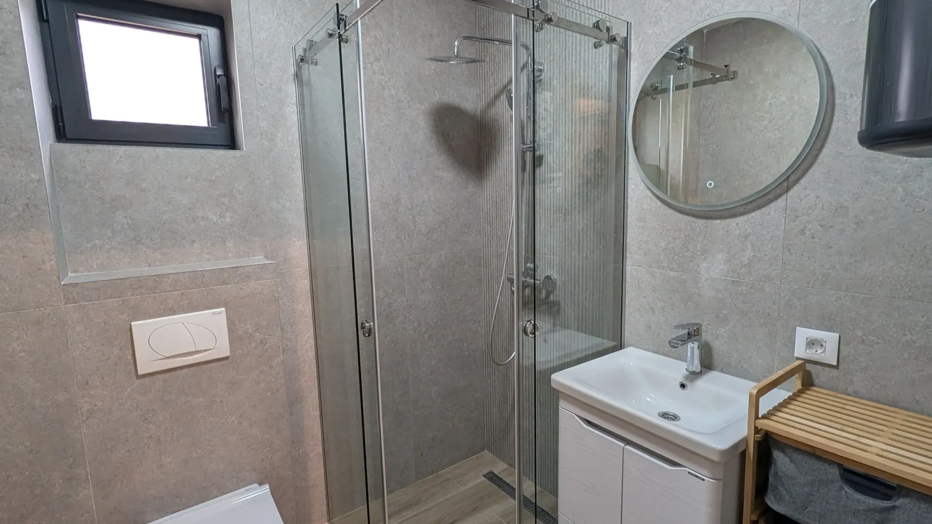 Rent, three bedroom apartment, 58m², Bečići, Budva