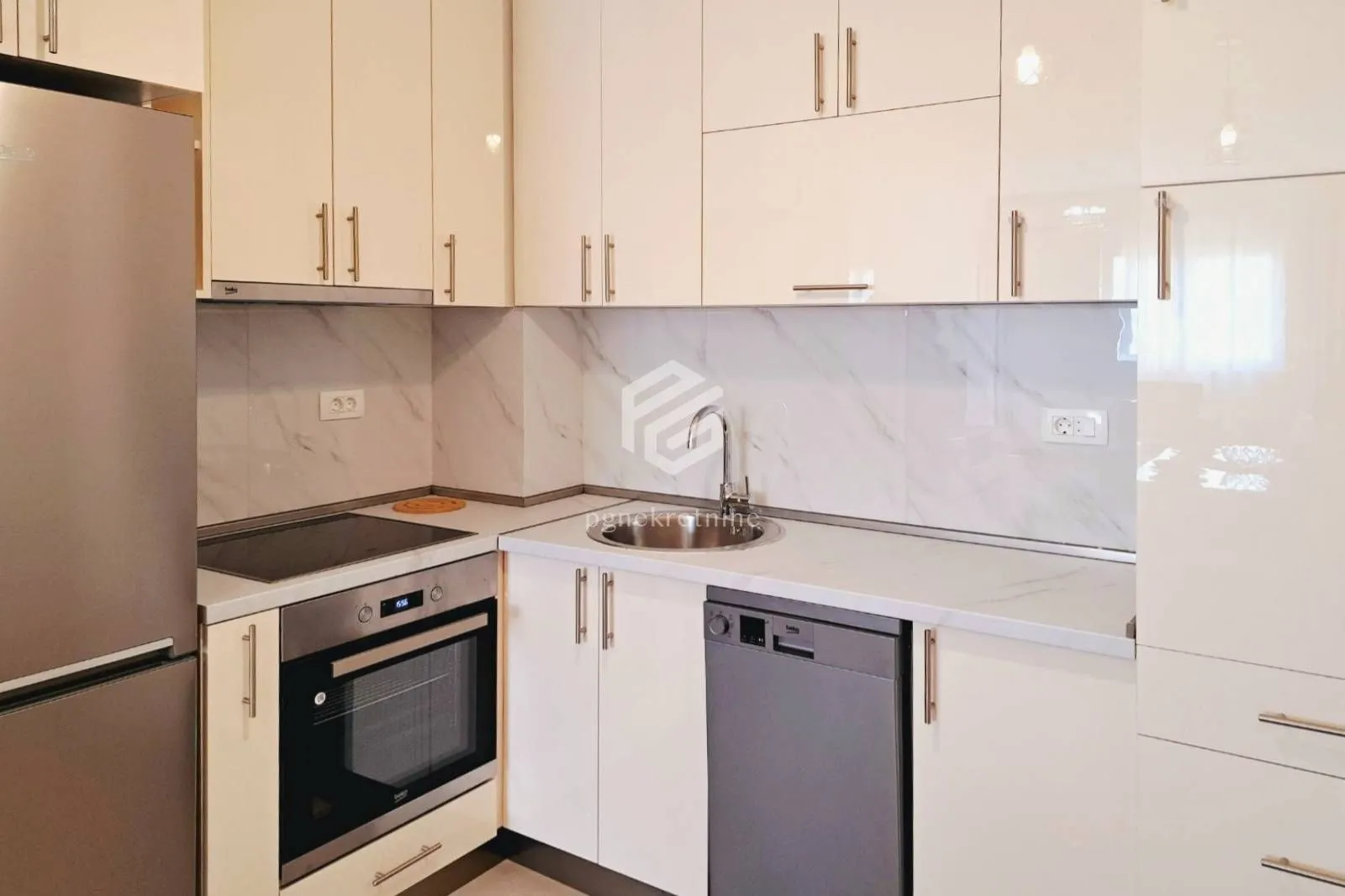 Izdavanje, jednosoban stan, 48m², City Kvart, Podgorica