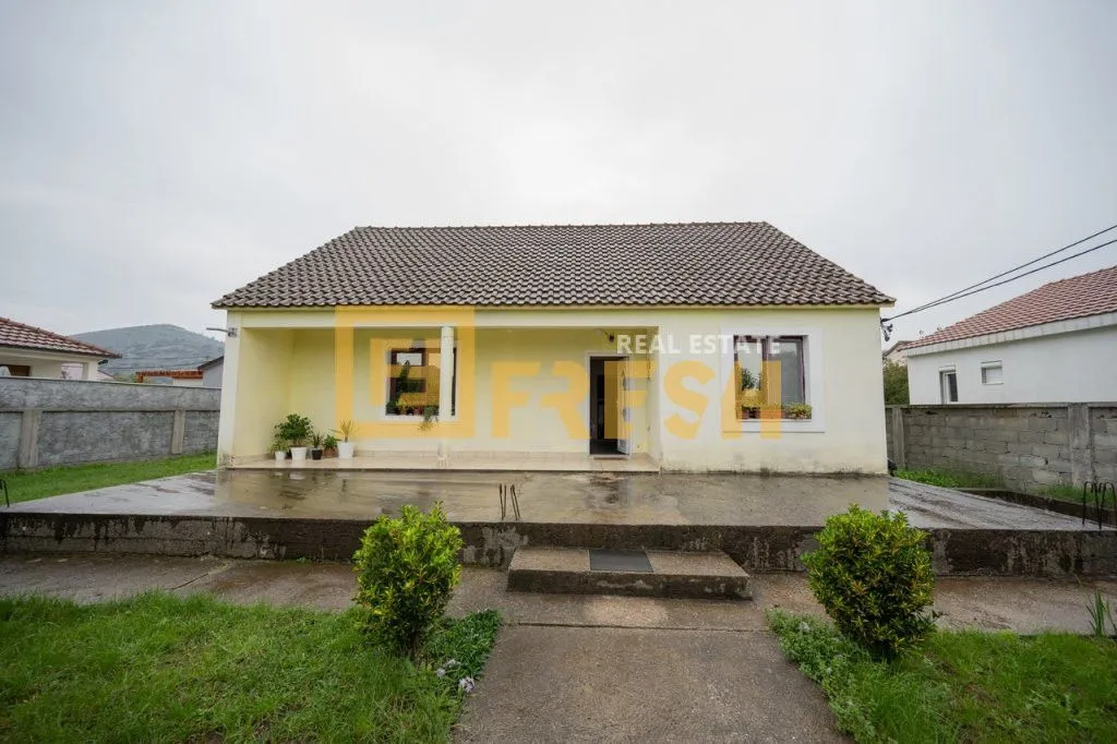 Sale, house, 103m², Farmaci, Podgorica