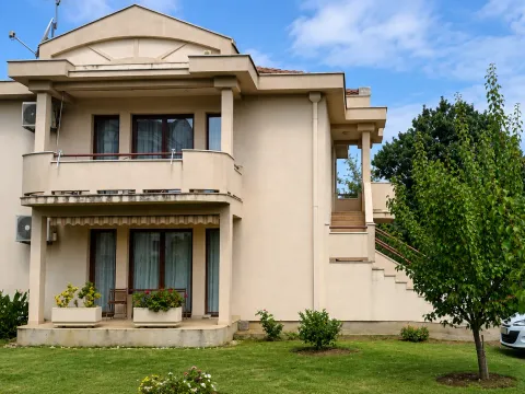 Rent, two bedroom apartment, 80m², Zagorič, Podgorica - image 2