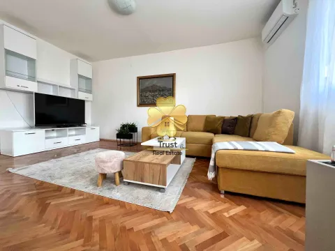 Izdavanje, dvosoban stan, 65m², Stari Aerodrom, Podgorica