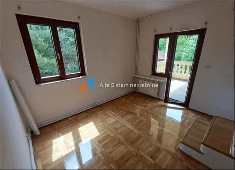 Izdavanje, stan, 210m², Savski Venac, Beograd