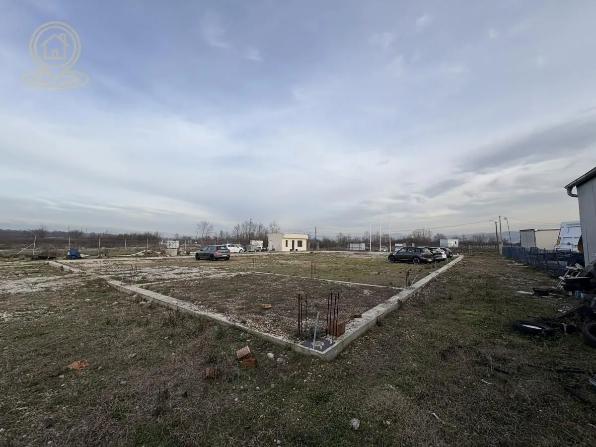 Prodaja, plac, 8000m², Aerodrom, Kragujevac