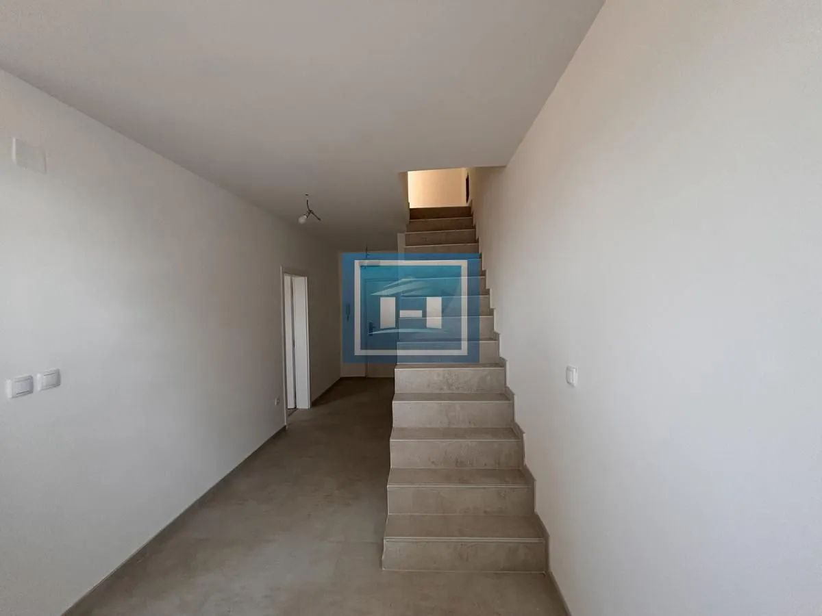 Prodaja, dvosoban stan, 83m², Centar, Jagodina