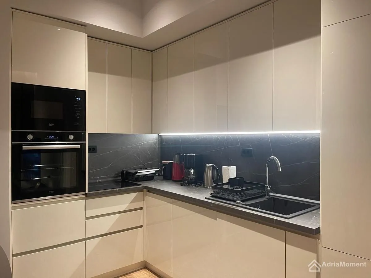 Prodaja, dvosoban stan, 90m², Porto Montenegro, Tivat