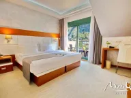 Prodaja,  ugostiteljski objekat, 960m2, Kotor