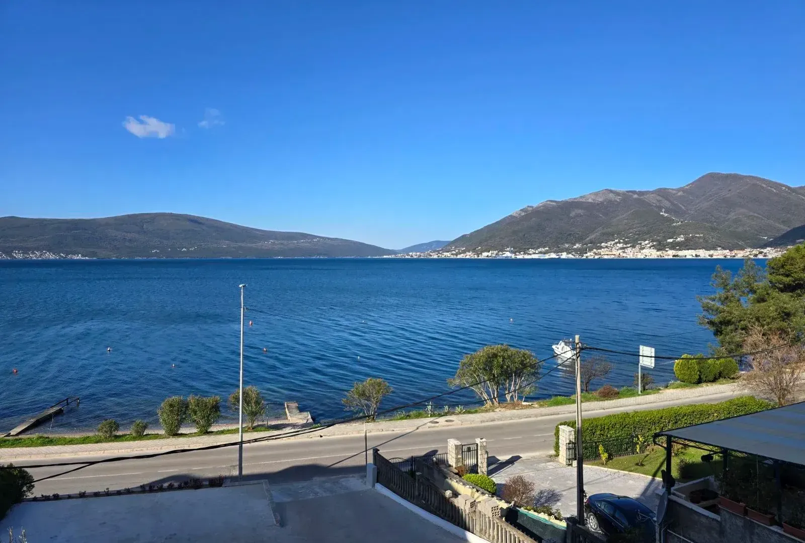 Izdavanje, stan, 52m², Tivat, Crna Gora
