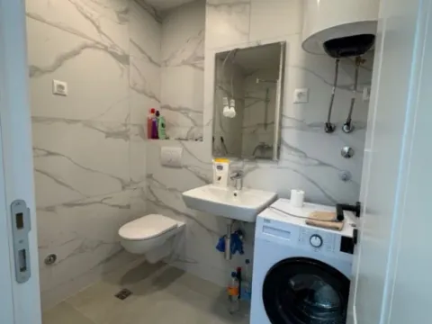 Izdavanje, jednosoban stan, 47m², Stari Aerodrom, Podgorica - image 5