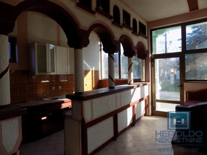 Rent, office space, 1300m², Supska, Ćuprija