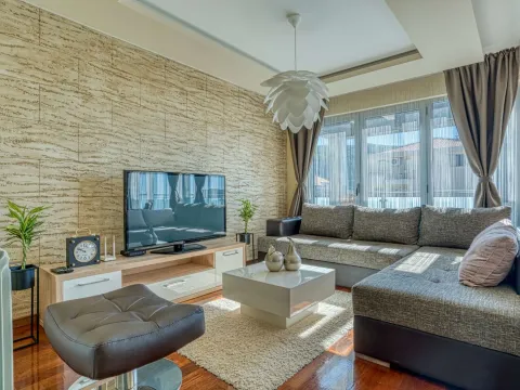 Sale, four bedroom apartment, 188m², Rozino, Budva - image 4