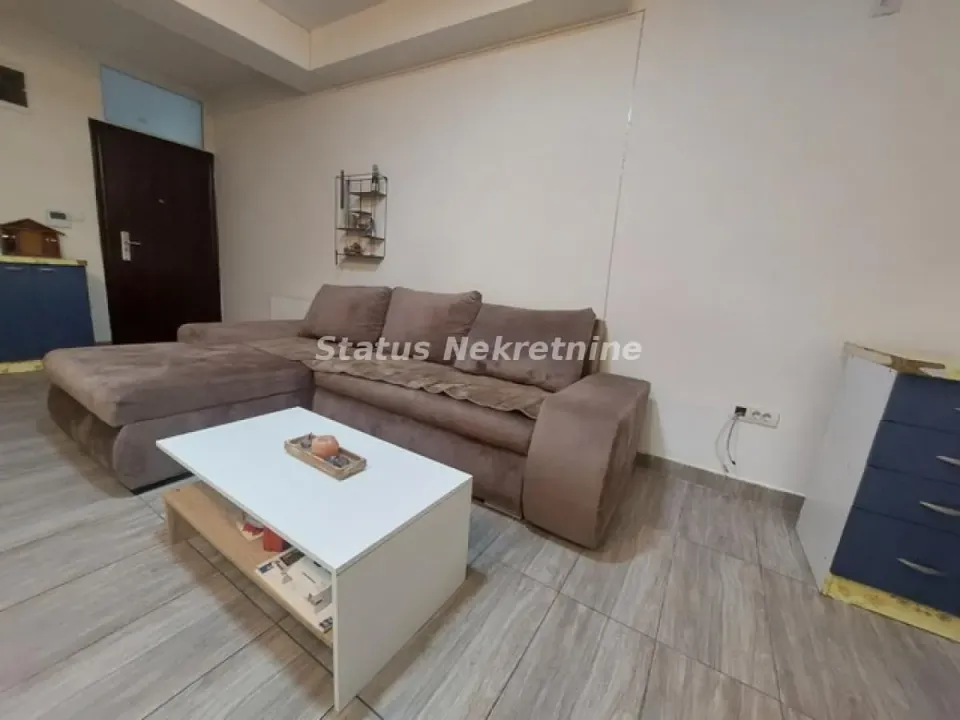 Prodaja, trosoban stan, 58m², Petrovaradin, Novi Sad