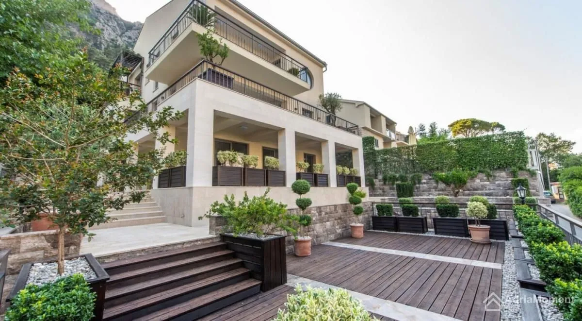 Sale, two bedroom apartment, 160m², Prčanj, Kotor