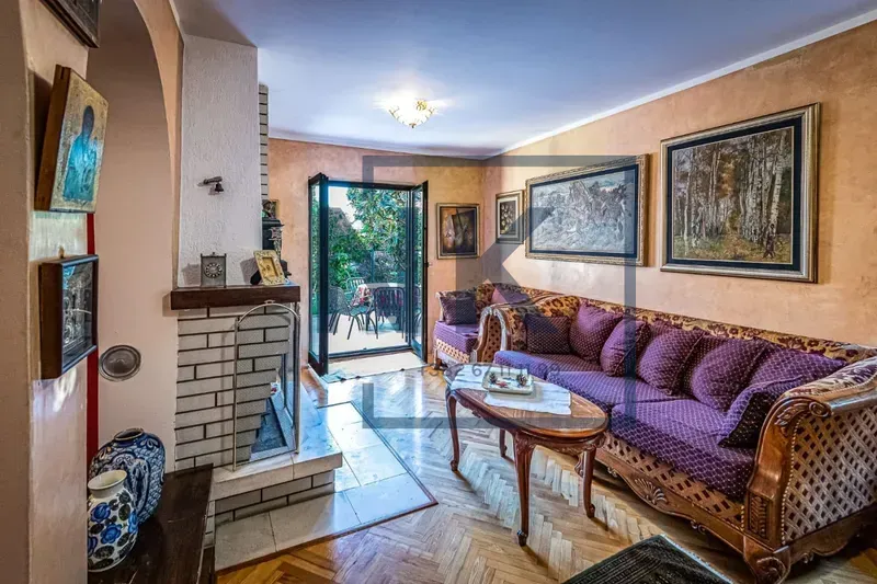Prodaja, kuća, 280m², Ibričevina, Podgorica