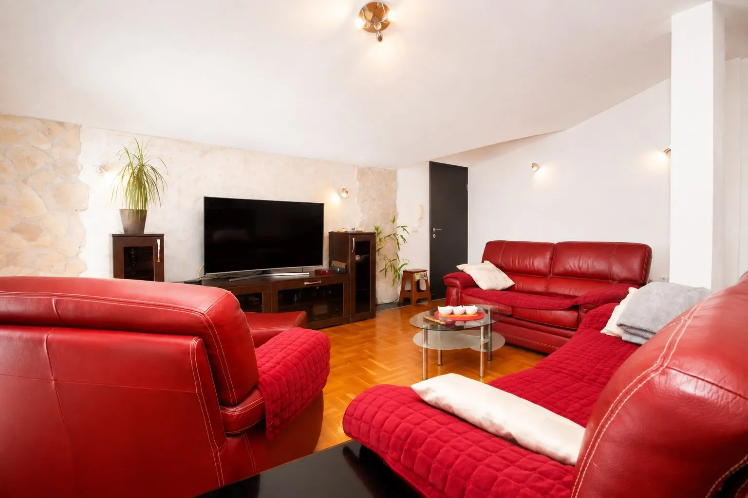 Rent, house, 110m², Donja Gorica, Podgorica