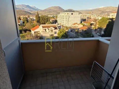 Izdavanje, jednosoban stan, 43m², City Kej, Podgorica - image 6