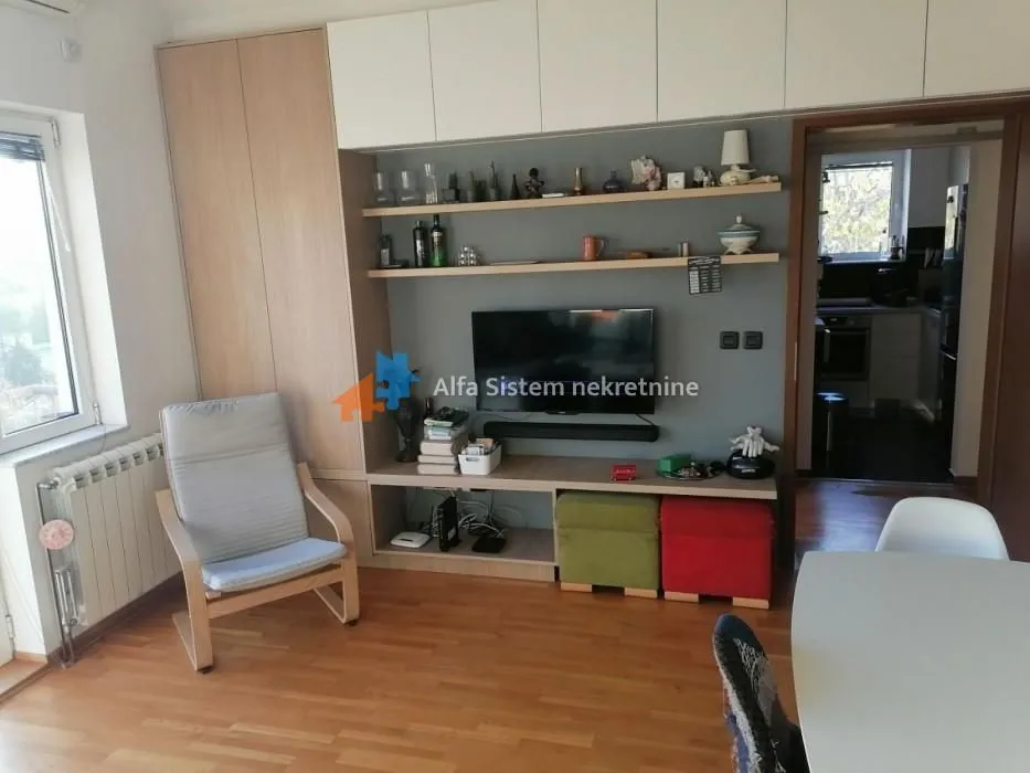 Rent, two bedroom apartment, 50m², Vračar Sve Podlokacije, Beograd