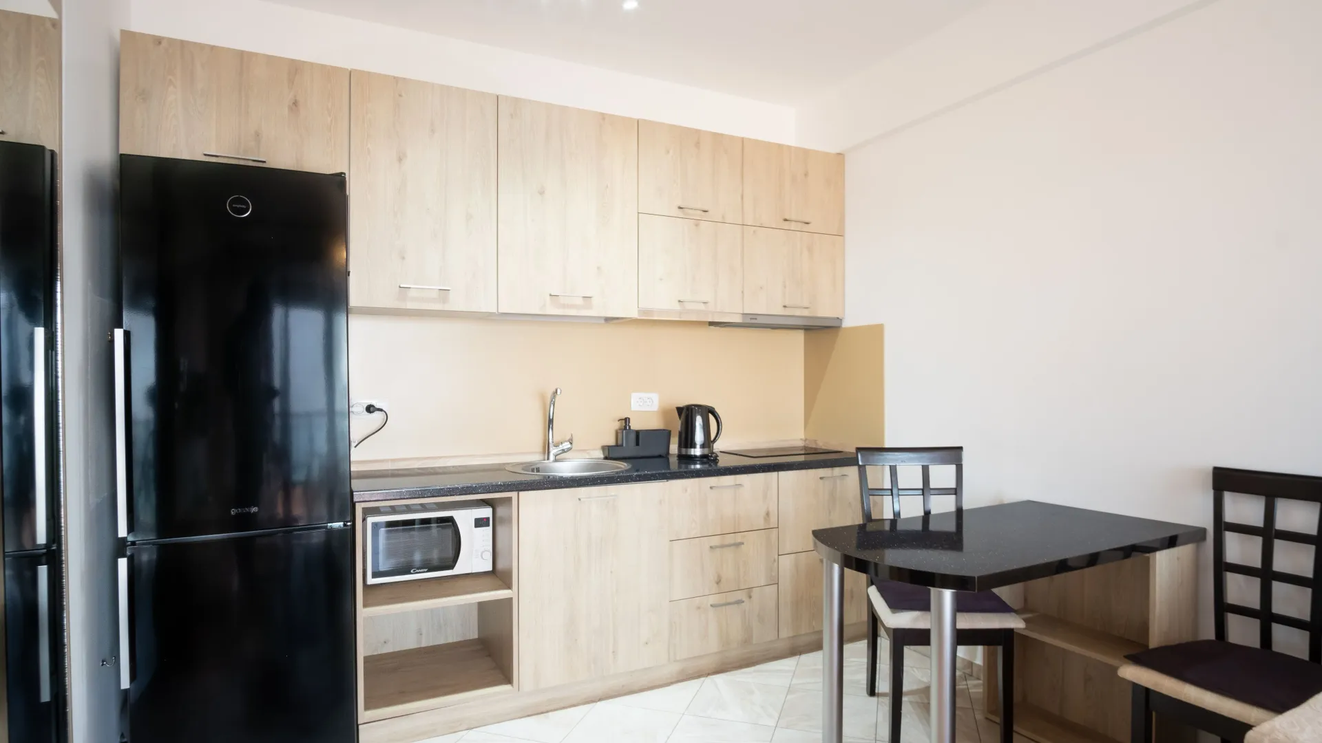 Rent, one bedroom apartment, 36m², Bečići, Budva