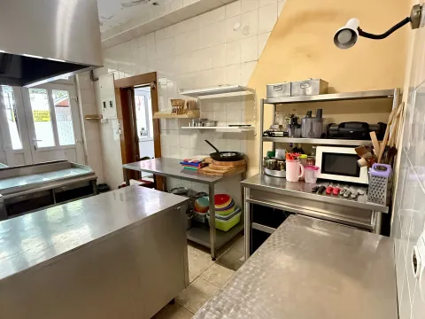 Izdavanje, poslovni prostor, 400m², Centar, Bar - image 16