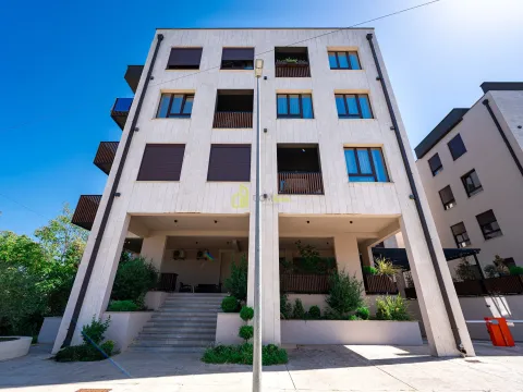 Sale, two bedroom apartment, 80m², Gornja Gorica, Podgorica - image 16