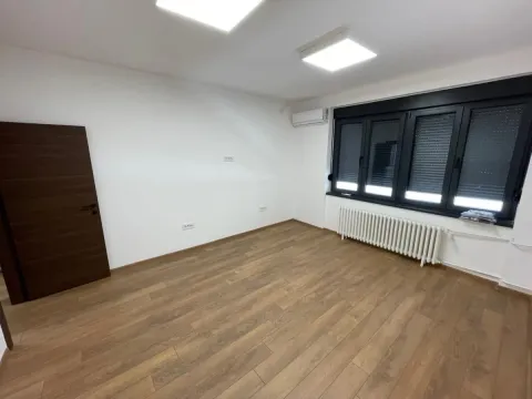 Prodaja, dvosoban stan, 60m², Stari grad, Novi Sad - image 7
