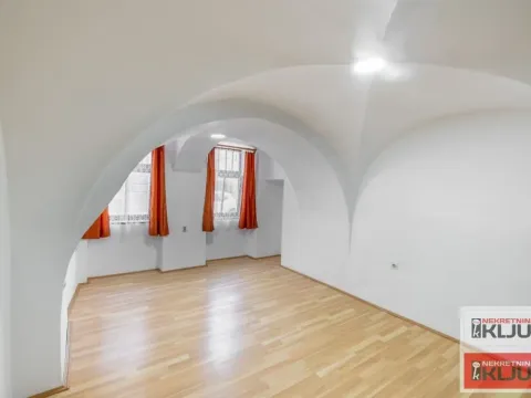 Prodaja, jednosoban stan, 29m², Petrovaradin, Novi Sad - image 2