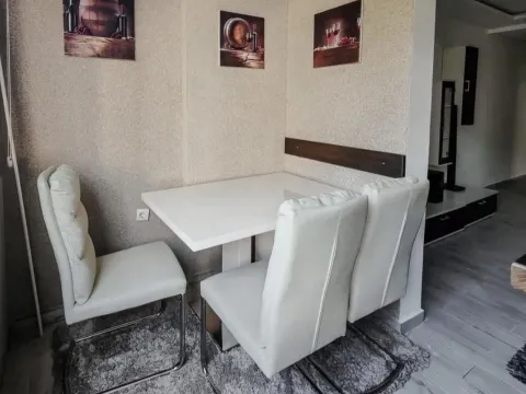 Prodaja, jednosoban stan, 47m², Dobrota, Kotor - image 7