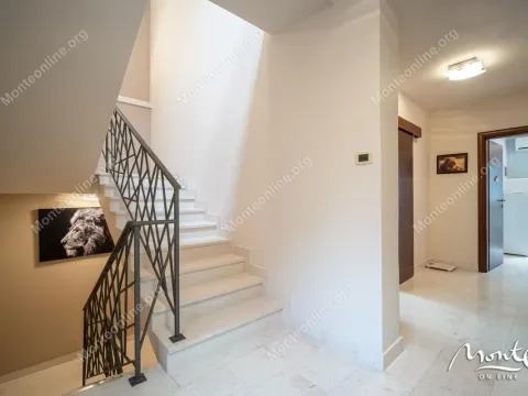 Sale, house, 484m², Stoliv, Kotor - image 10