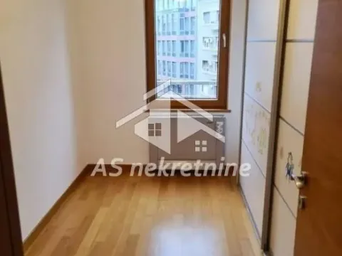 Izdavanje, trosoban stan, 82m², Vračar Hram, Vračar Sve Podlokacije - image 12