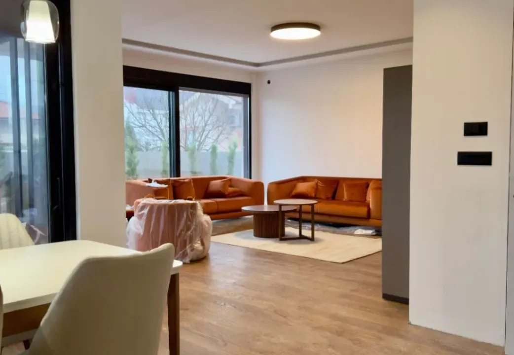 Izdavanje, kuća, 225m², Gornja Gorica, Podgorica